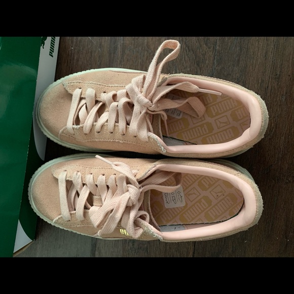 PUMA suede platform sneaker in pink - Picture 3 of 6